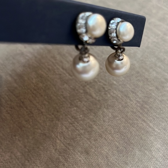 Vintage Jewelry Bundle - 2 pairs screw back earrings & heart necklace - Picture 9 of 11